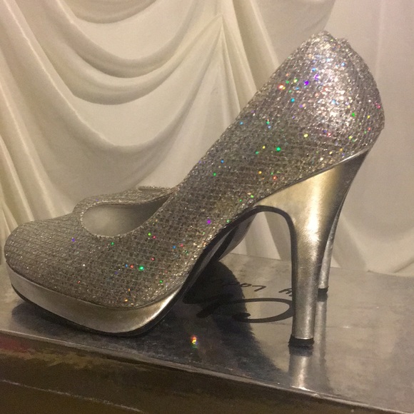 Silver pumps - Picture 3 of 3